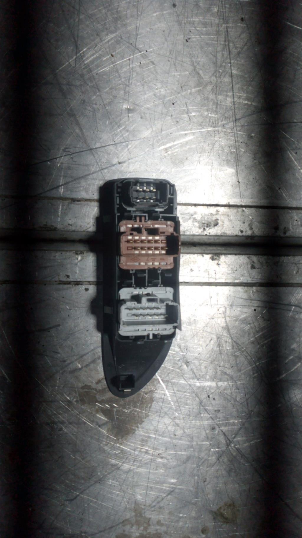 Interrupteur de leve vitre RENAULT LAGUNA 2 PHASE 2 BREAK  - 1
