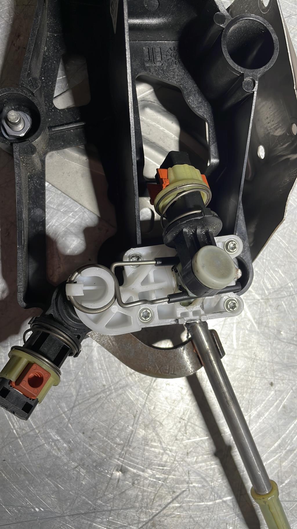 Levier de vitesses CITROEN C3 PICASSO PHASE 1 Diesel - 1