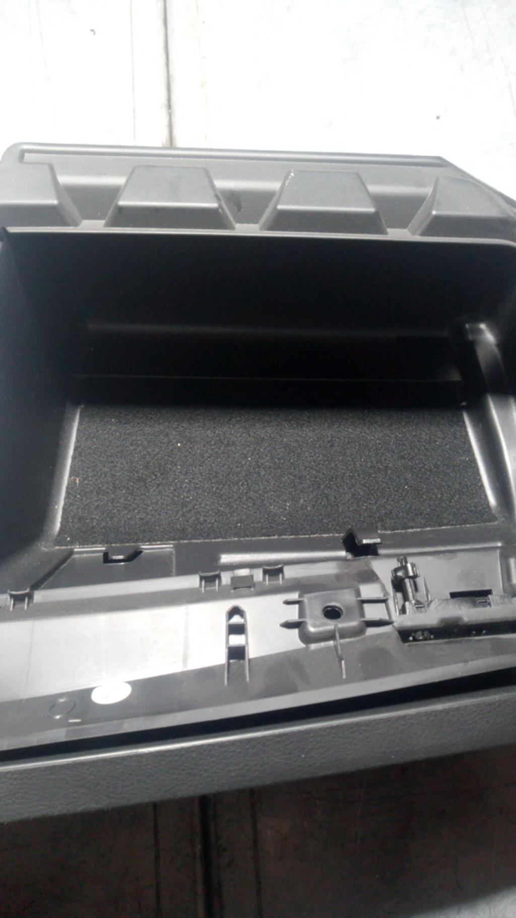 Boite a gants FORD FOCUS 3 PHASE 2 Diesel - 1