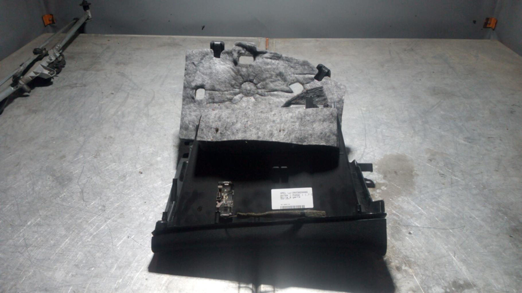Boite a gants OPEL ASTRA J PHASE 1 Diesel - 1