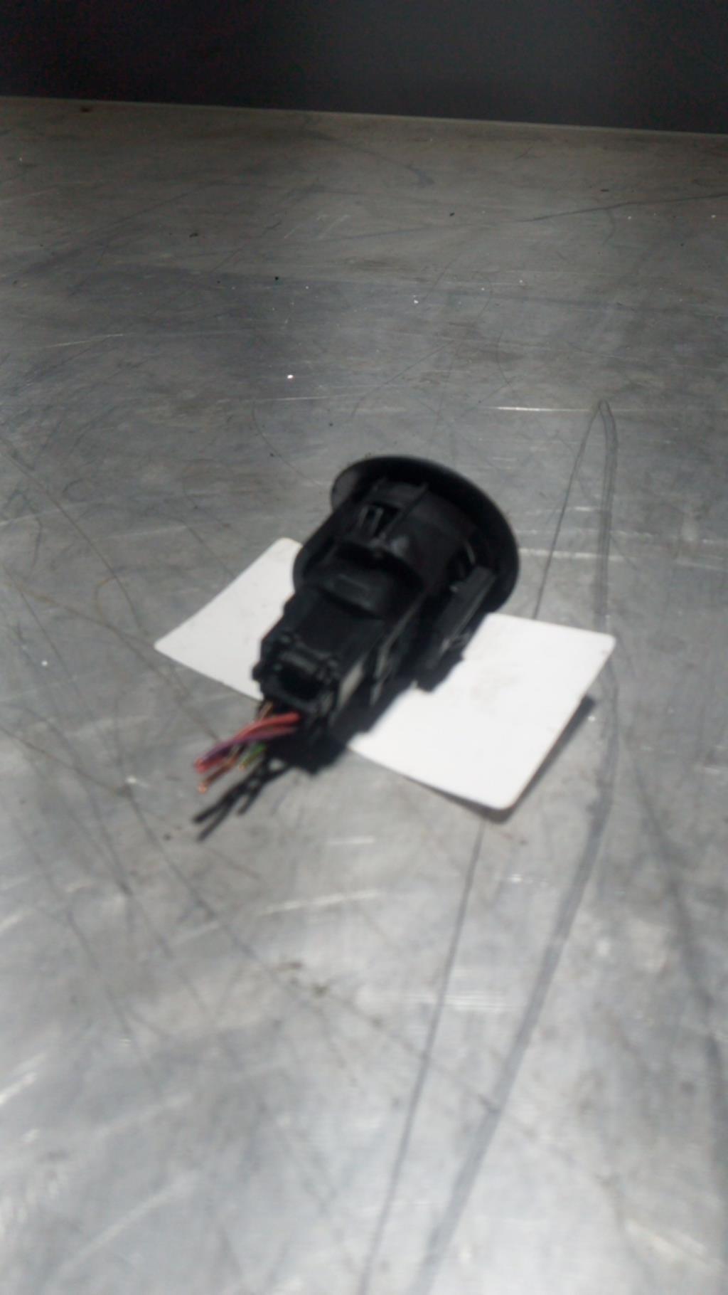 Bouton/Interrupteur FORD FOCUS 3 PHASE 2 Diesel - 1