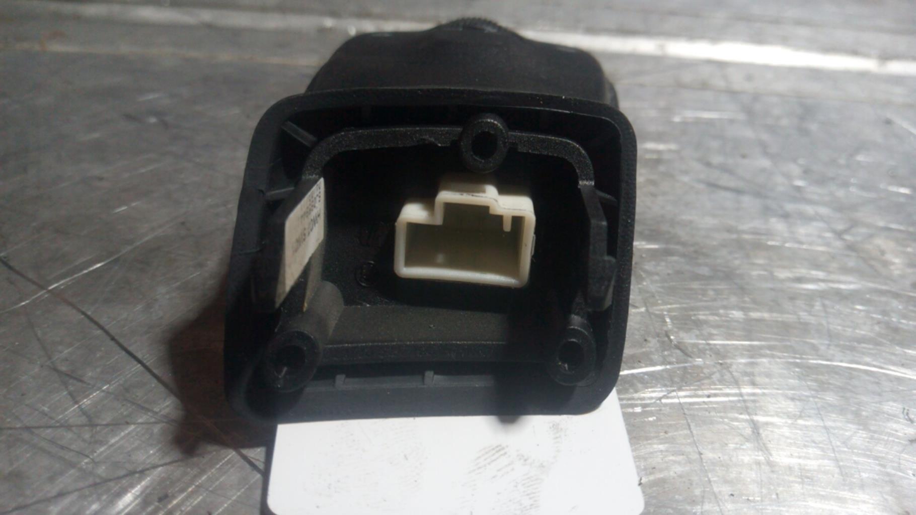 Commande autoradio SEAT IBIZA 4 PHASE 1 Diesel - 1