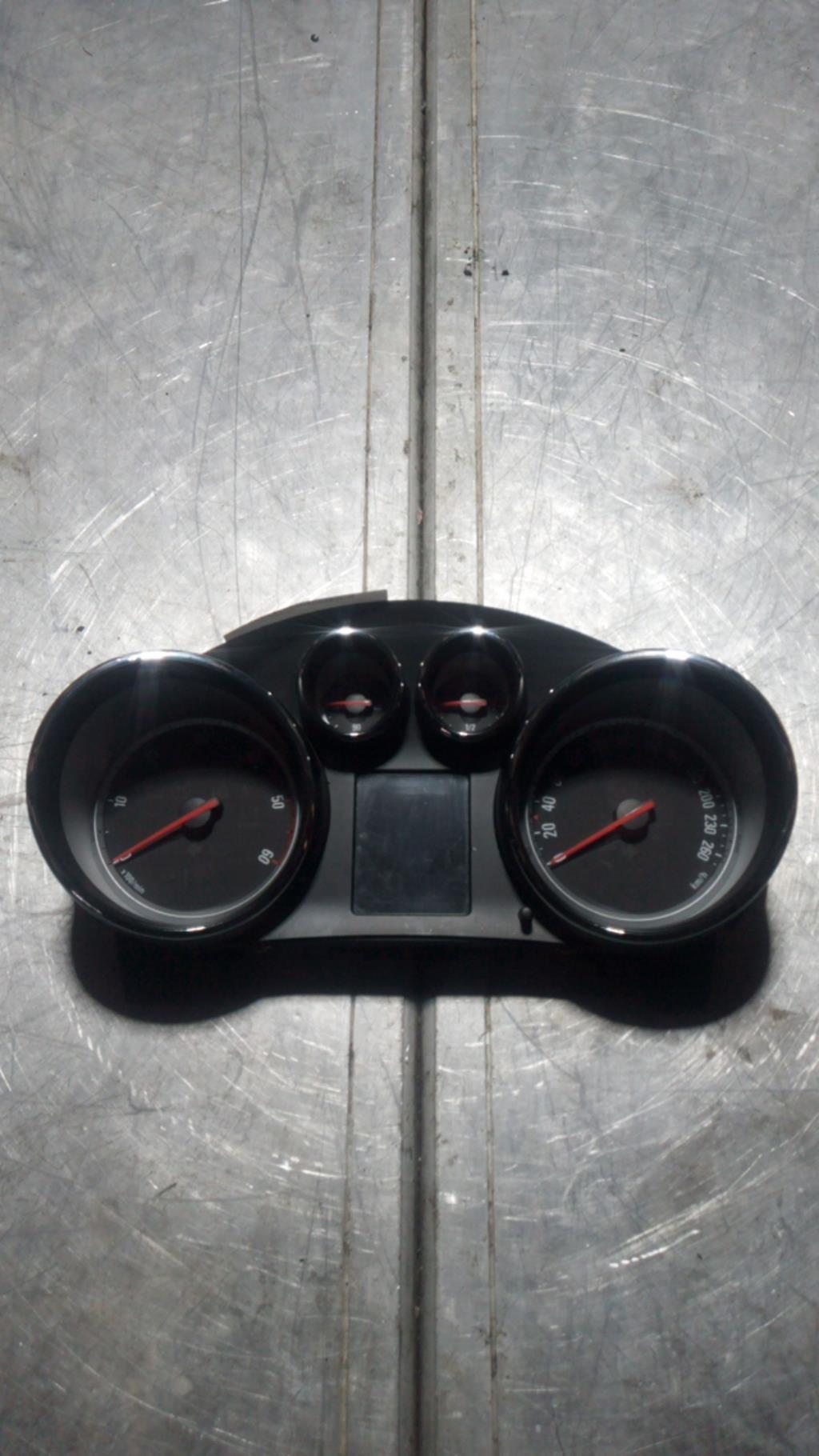 Compteur OPEL ASTRA J PHASE 1 Diesel - 1