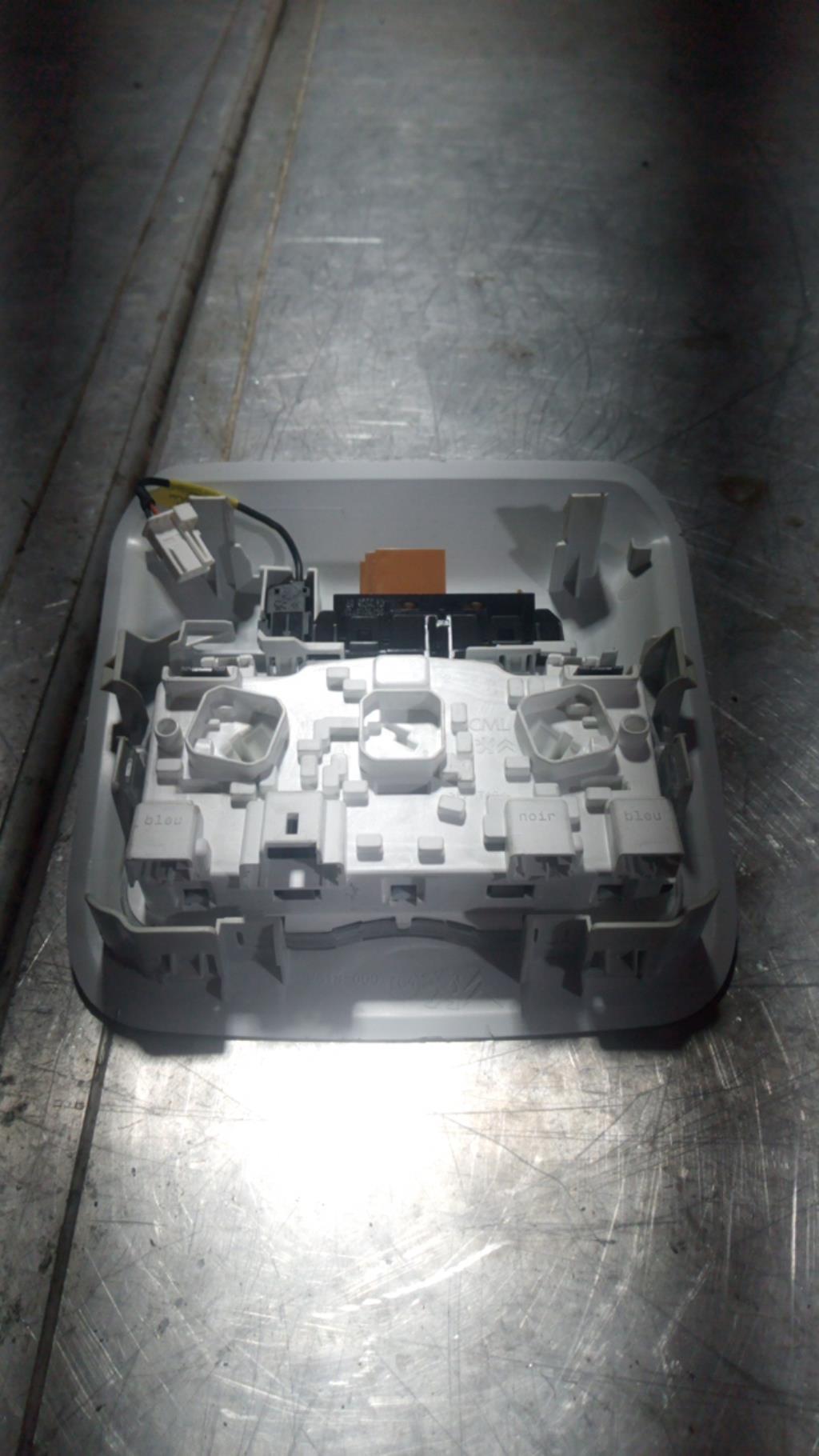 Eclairage de plafonnier PEUGEOT 208 1 PHASE 1 Diesel - 1