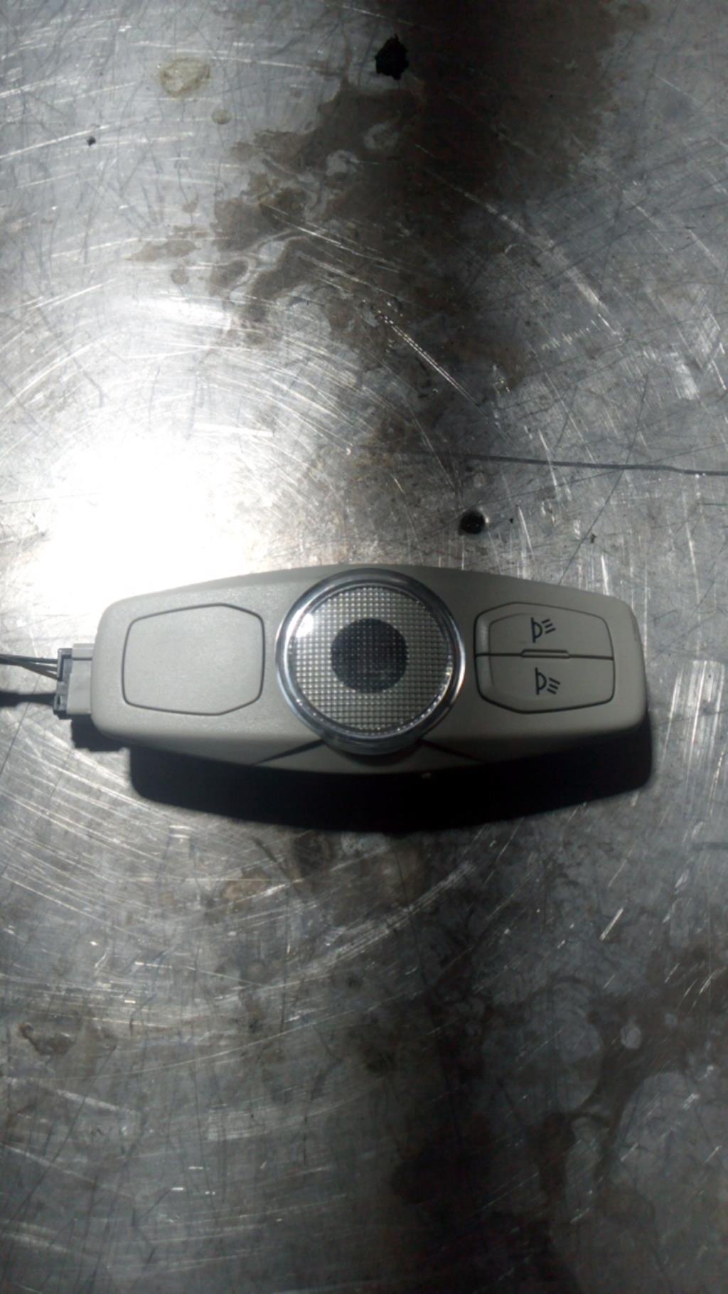 Eclairage de plafonnier FORD FOCUS 3 PHASE 2 Diesel - 1