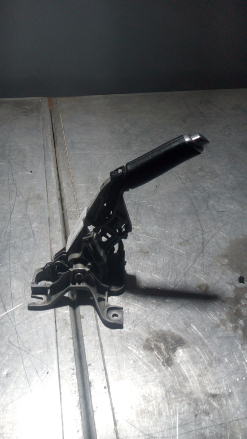 Levier frein à main FORD FOCUS 3 PHASE 2 Diesel - 1