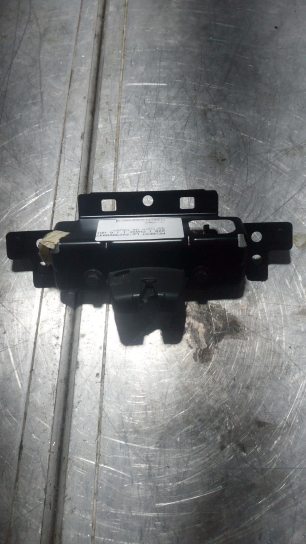 Serrure de hayon PEUGEOT 208 1 PHASE 1 Diesel - 1