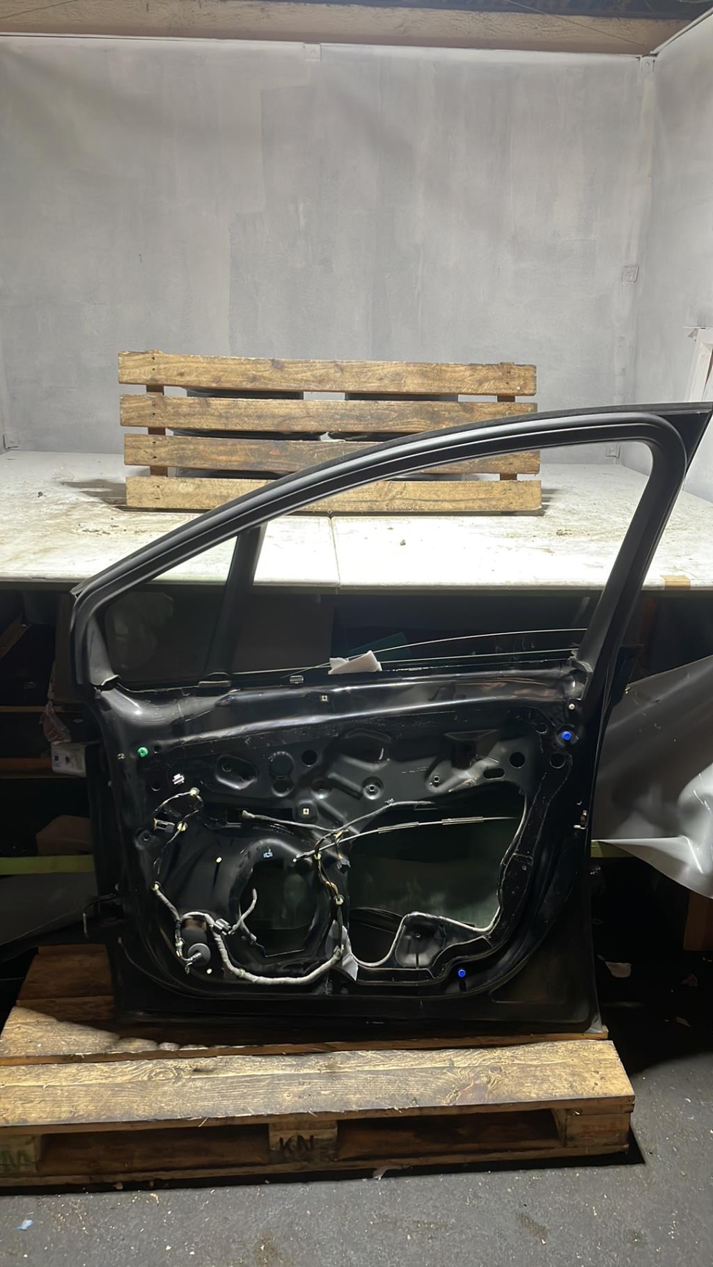 Porte avant droit OPEL MERIVA B PHASE 1 Diesel - 1