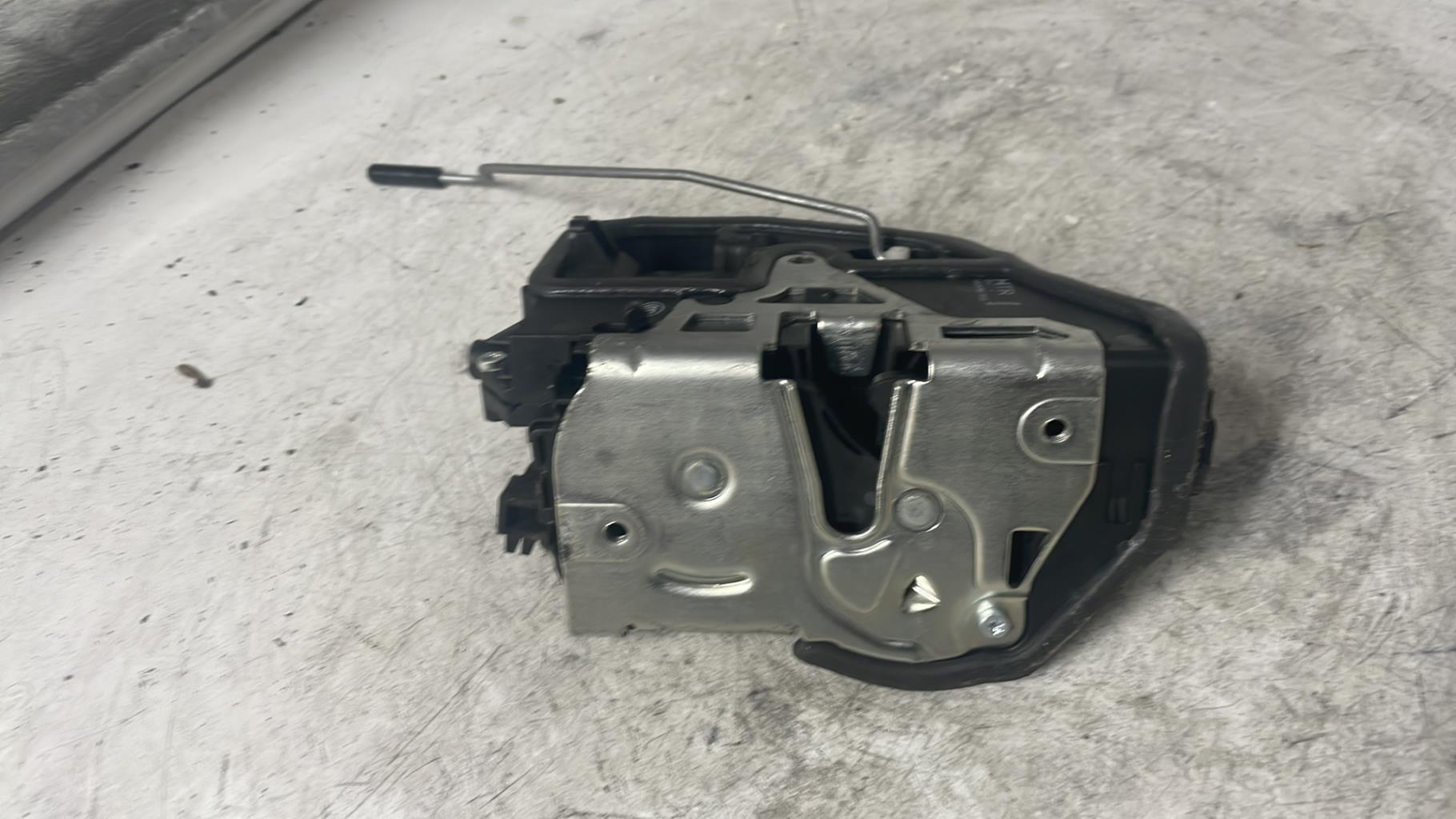 Serrure arriere droit BMW SERIE 3 E91 TOURING PHASE 2 BREAK Diesel - 1