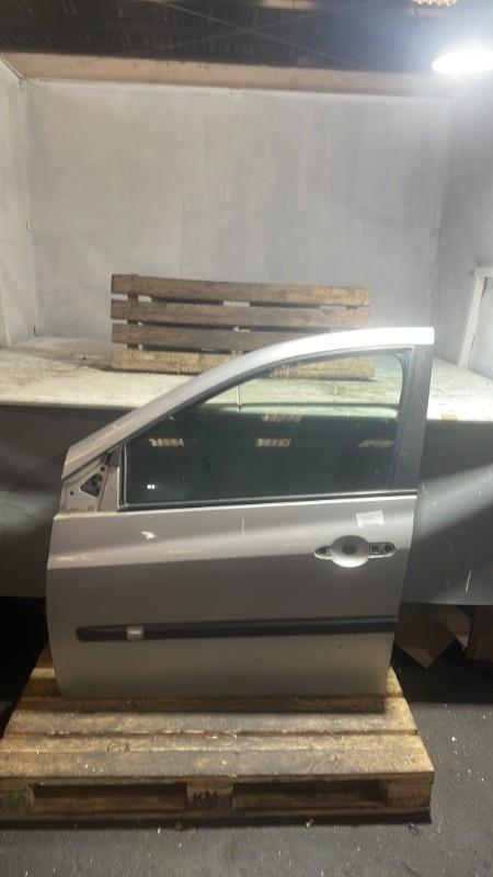 Porte avant gauche RENAULT CLIO 3 PHASE 1 Essence - 1
