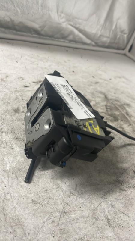 Serrure avant droit RENAULT MEGANE 3 PHASE 1 BREAK Diesel - 1