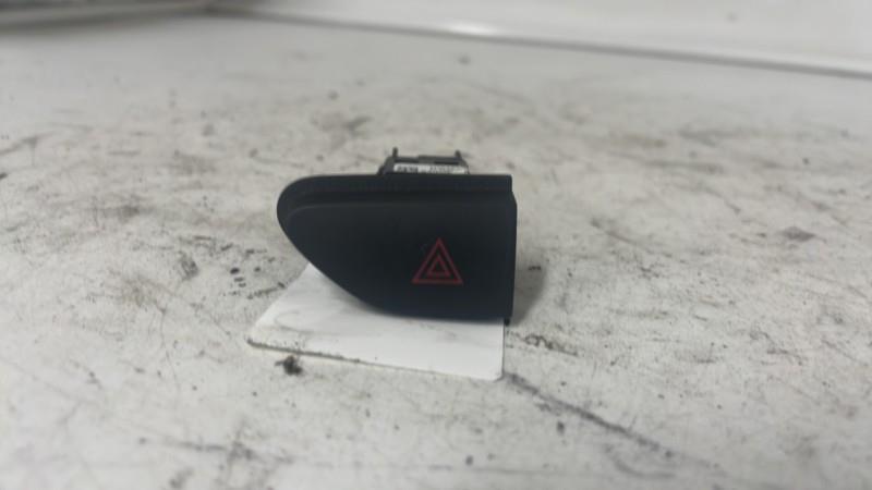 Bouton de warning RENAULT CLIO 4 PHASE 1 Diesel - 1