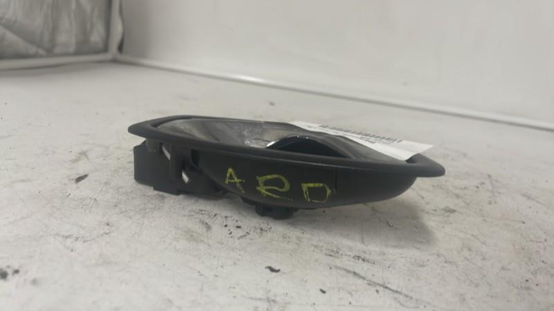 Poignee interieur arriere droit RENAULT CLIO 4 PHASE 1 Diesel - 1