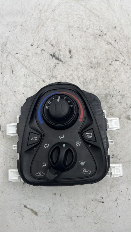 Commande chauffage PEUGEOT 108 Essence - 1
