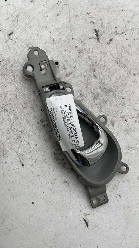 Poignee interieur arriere droit CHRYSLER PT CRUISER PHASE 2 BREAK Diesel - 1
