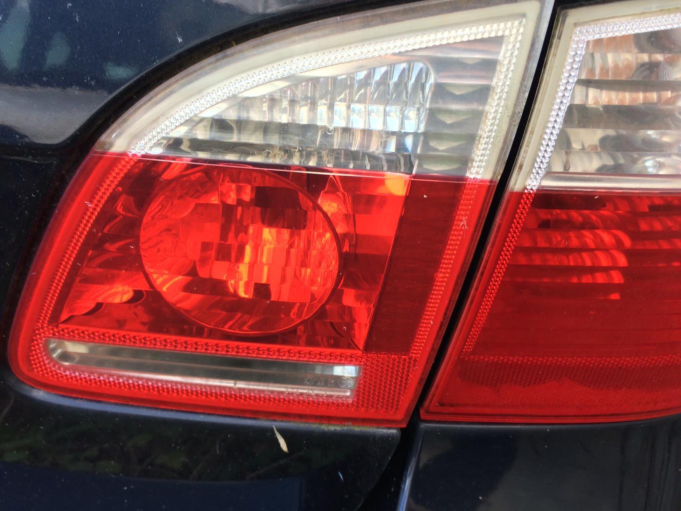 Feu arriere secondaire droit (feux) BMW SERIE 5 E60 PHASE 1 Diesel - 1
