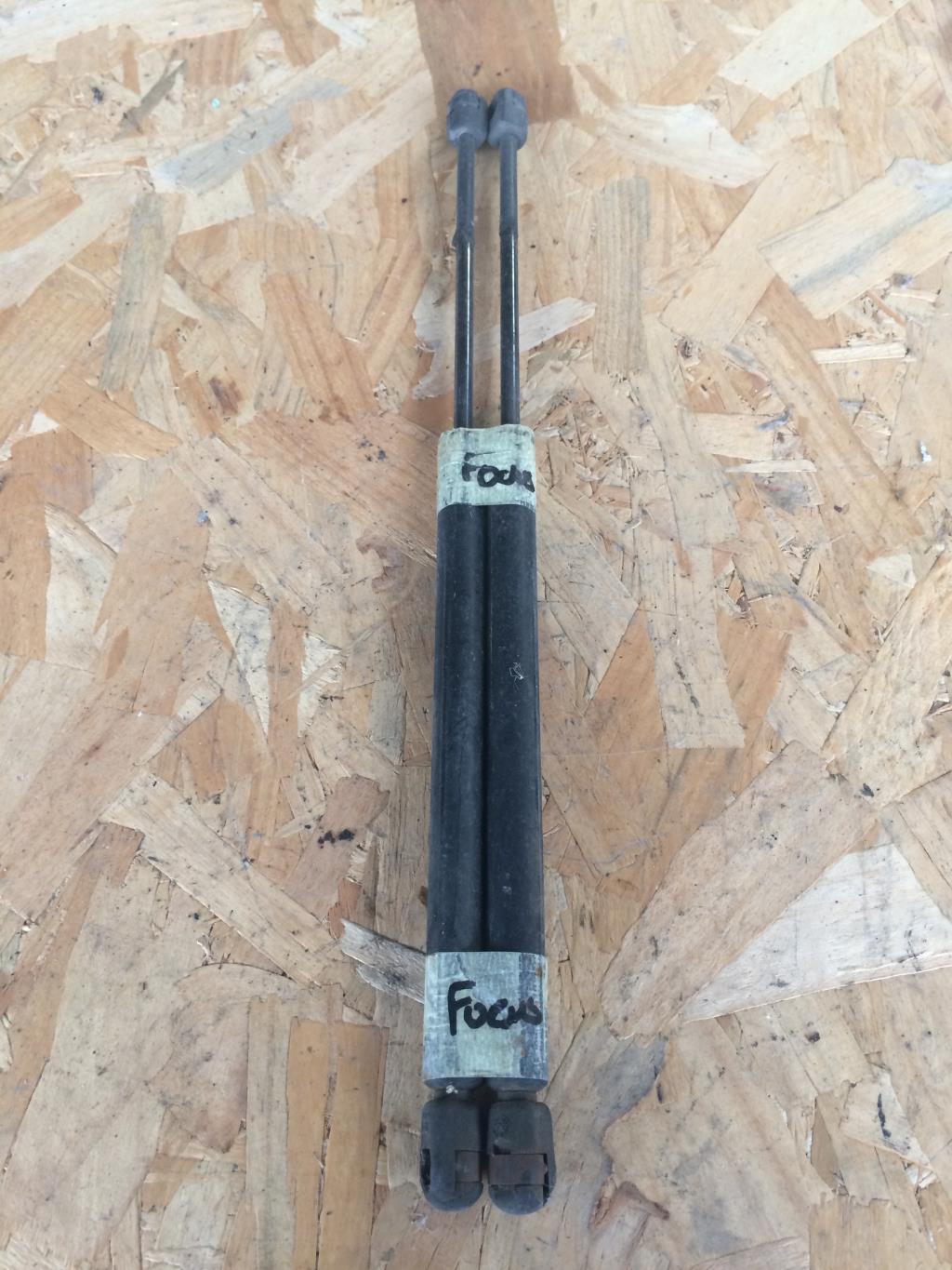 Verin de coffre FORD FOCUS 1  - 1