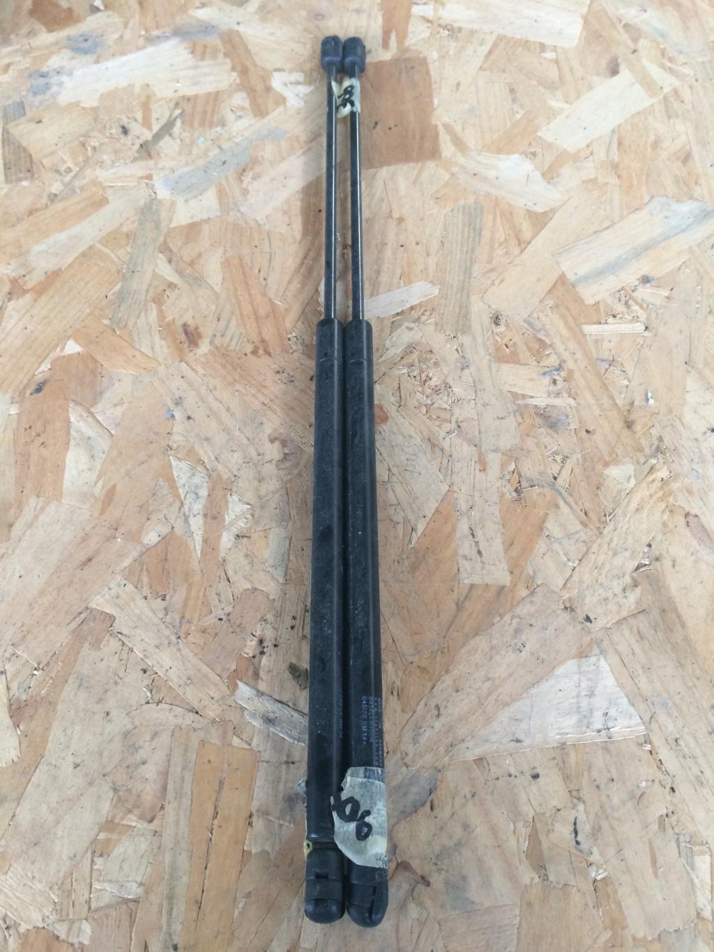 Verin de coffre PEUGEOT 306  - 1