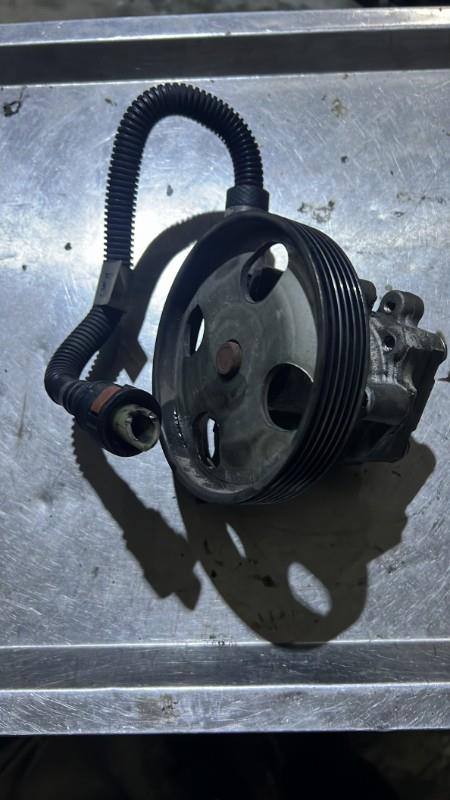 Pompe de direction FORD FIESTA 5 PHASE 1 Diesel - 1