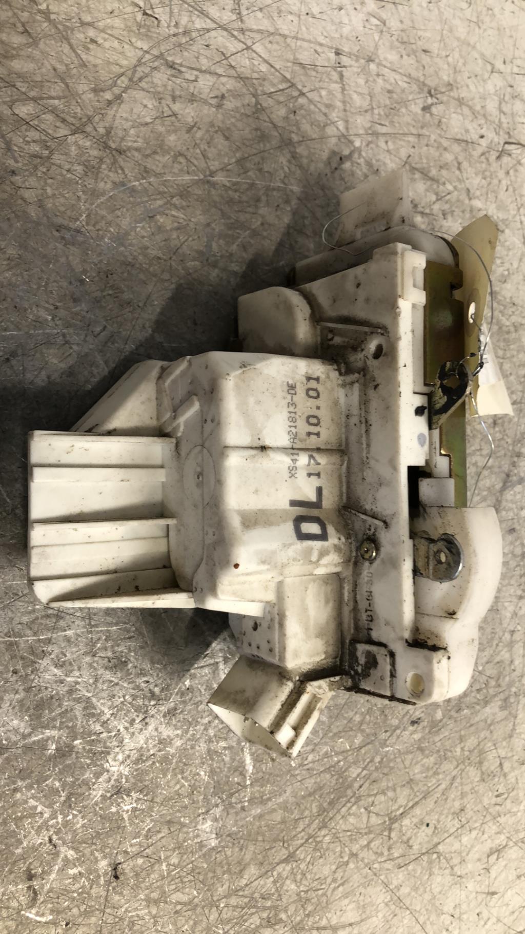 Serrure avant gauche FORD MONDEO 2 Diesel - 1
