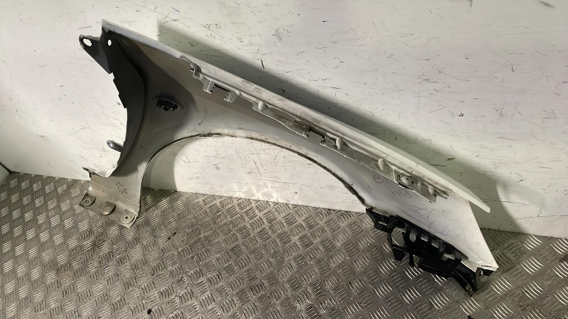 Parafango anteriore sinistro PEUGEOT 307 PHASE 1 BREAK Diésel - 1