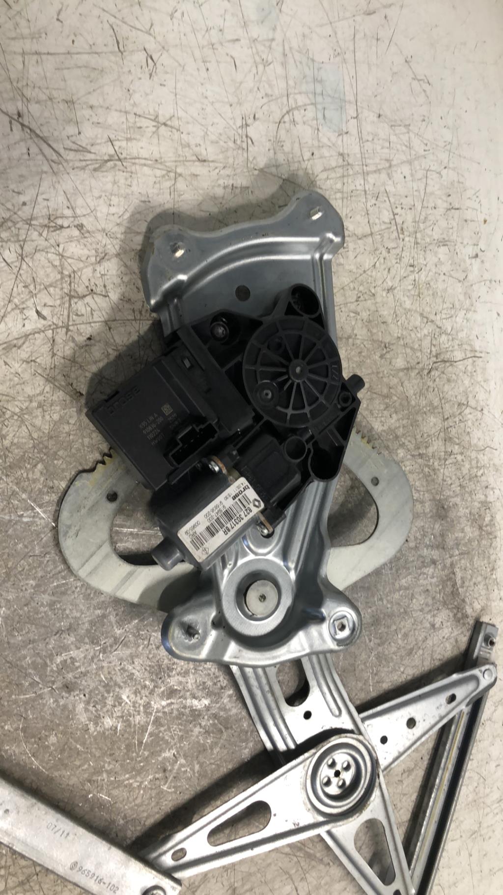 Alzacristalli elettrico posteriore destro RENAULT SCENIC 3 PHASE 1 Diésel - 1