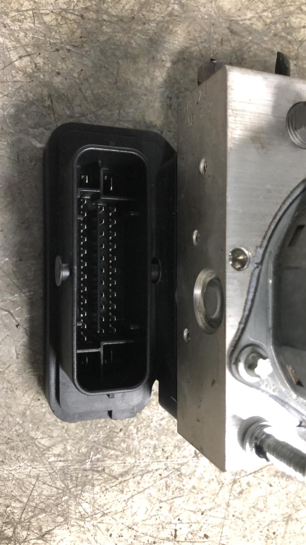 Blocco ABS (antibloccaggio freni) RENAULT CLIO 4 PHASE 2 Diésel - 1