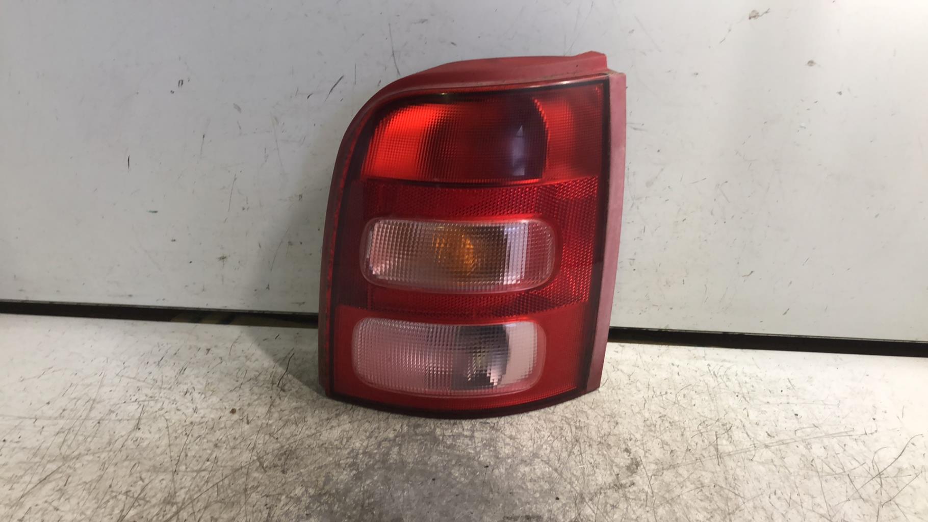 Fanale posteriore principale destro (luci) NISSAN MICRA 2 PHASE 4 Diésel - 1