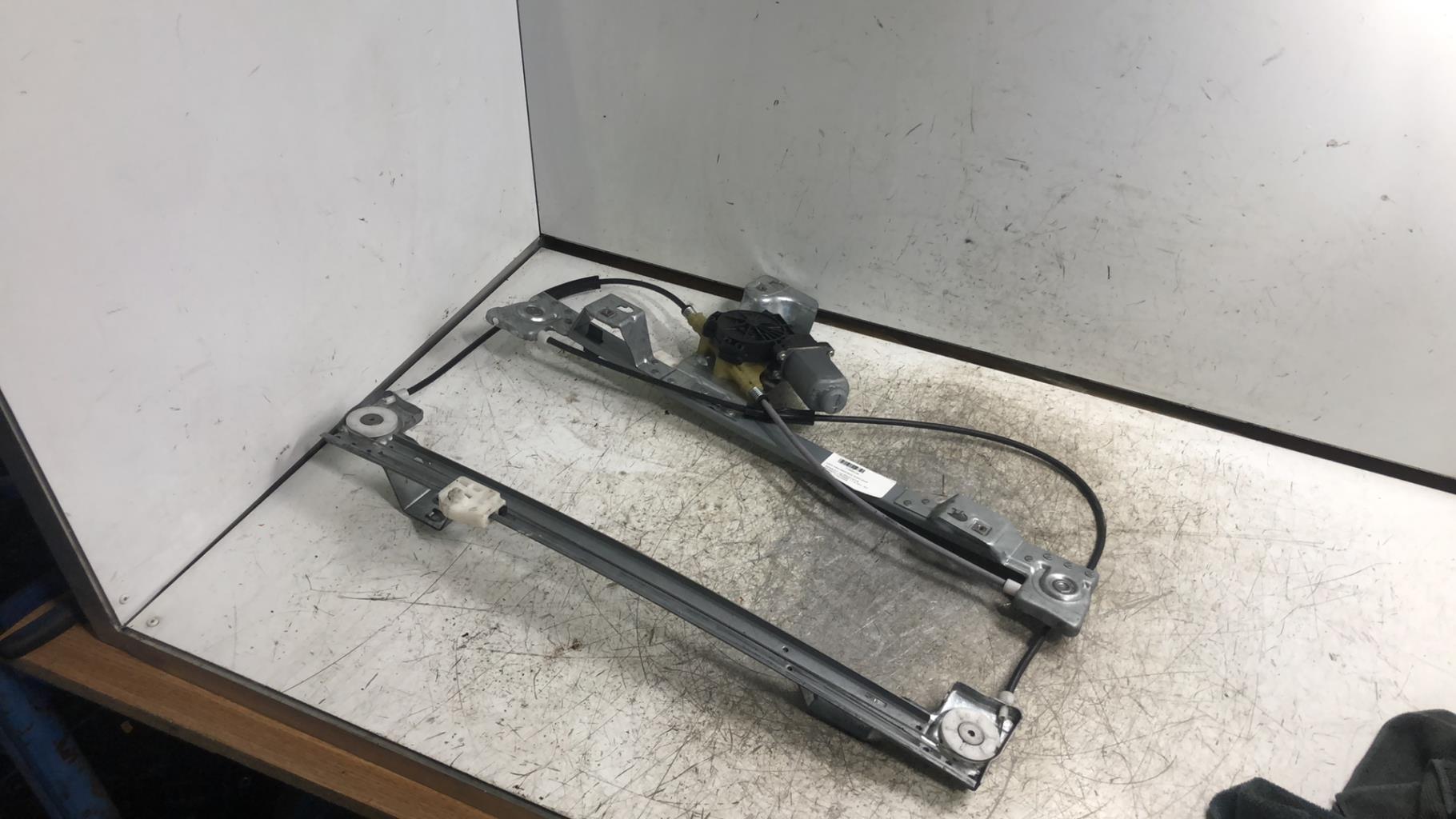 Alzacristalli elettrico anteriore destro RENAULT KANGOO 2 PHASE 1 Diésel - 1