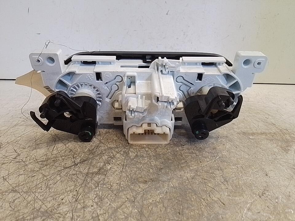 Commande chauffage DACIA SANDERO 2 PHASE 1 Essence - 1