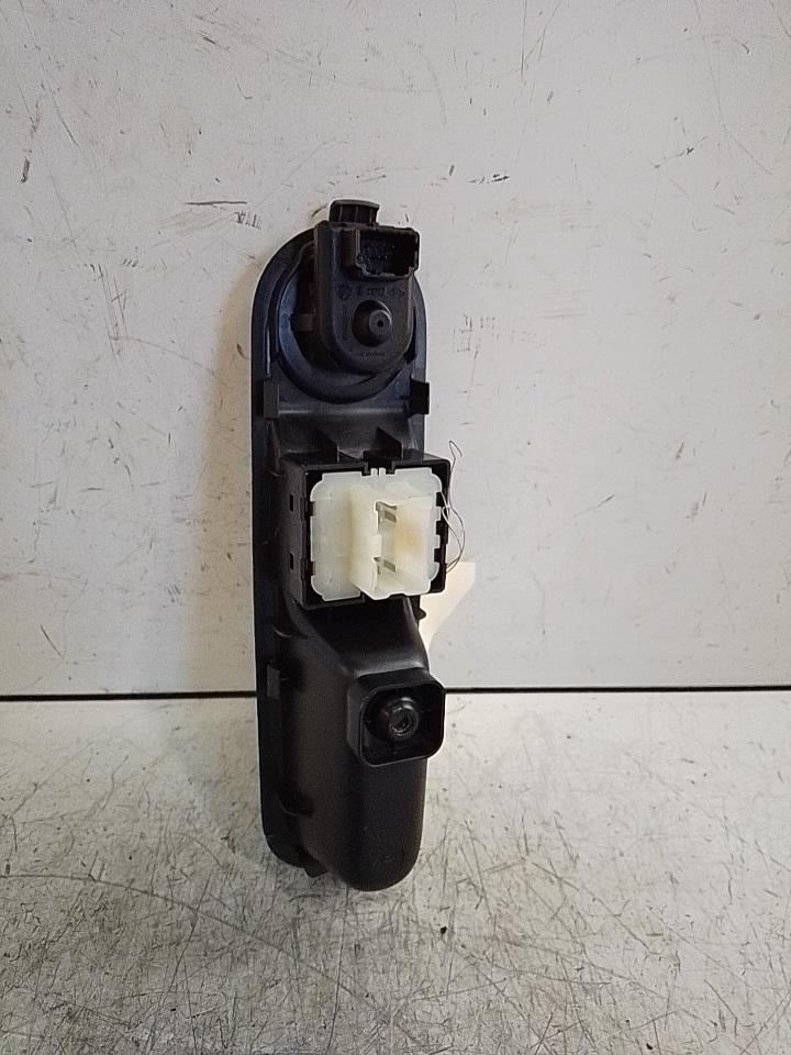 Interruttore lavacristalli anteriore sinistro RENAULT TWINGO 3 PHASE 2 Gasolina - 1