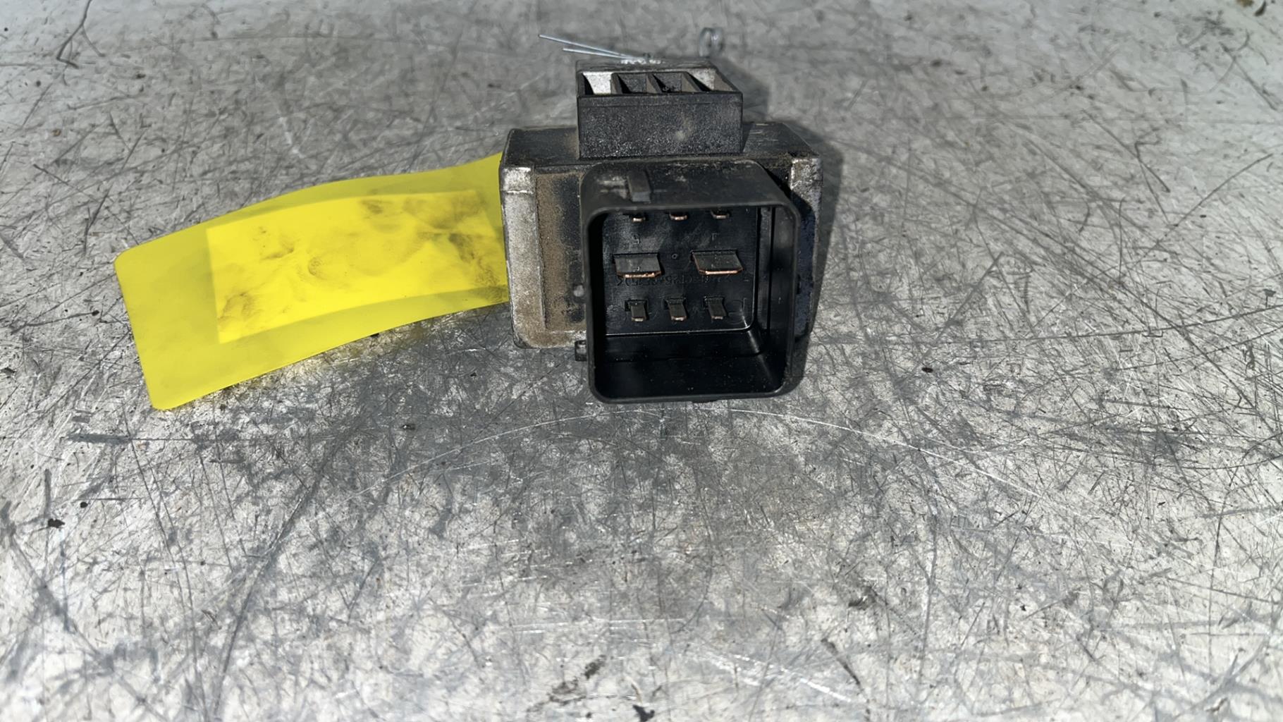 Boitier de prechauffage RENAULT MEGANE 3 PHASE 1 Diesel - 1