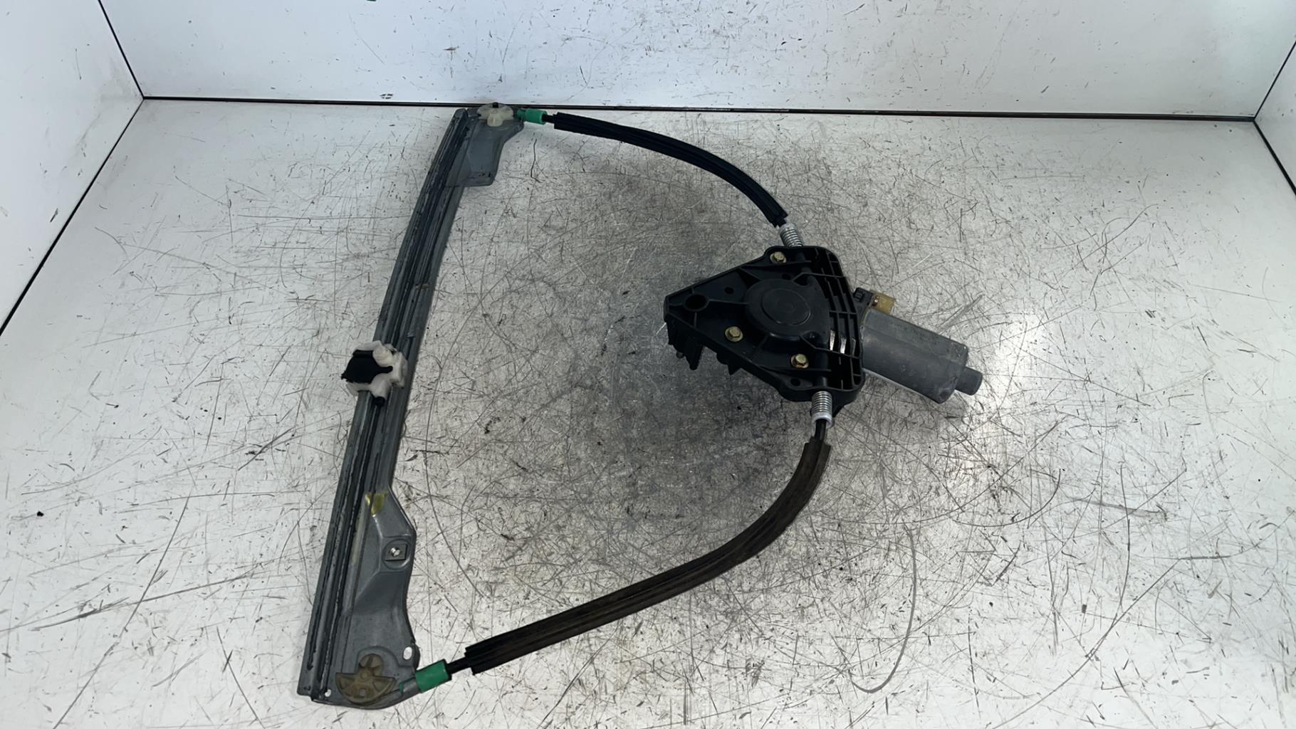 Alzacristalli elettrico anteriore destro RENAULT CLIO 2 PHASE 1 Gasolina - 1