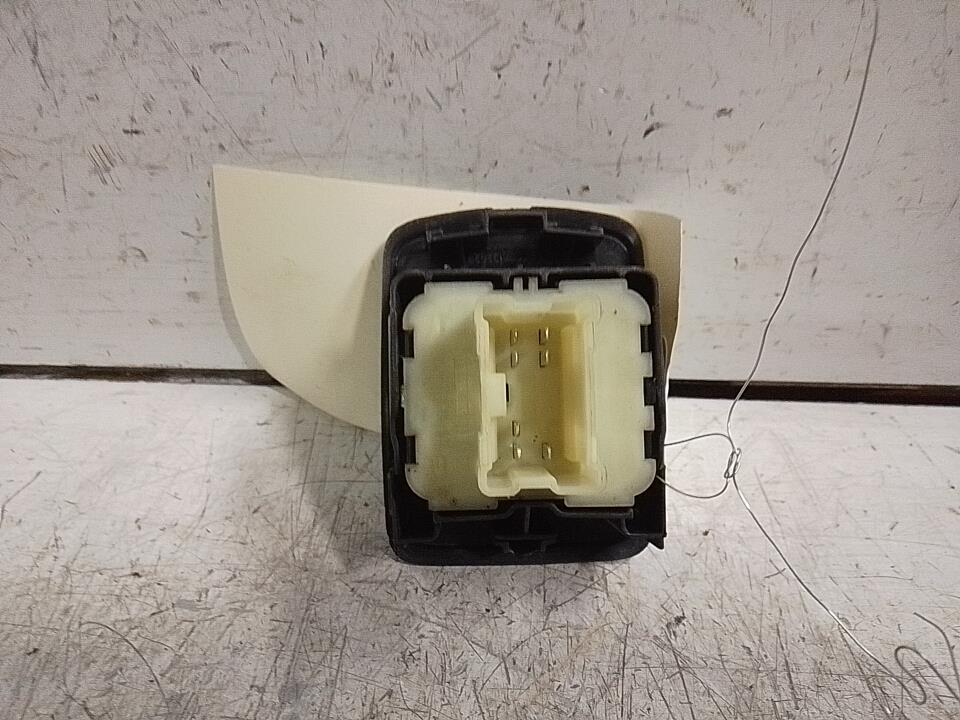Interruttore lavacristalli anteriore sinistro RENAULT TRAFIC 3 COURT PHASE 1 Diésel - 1