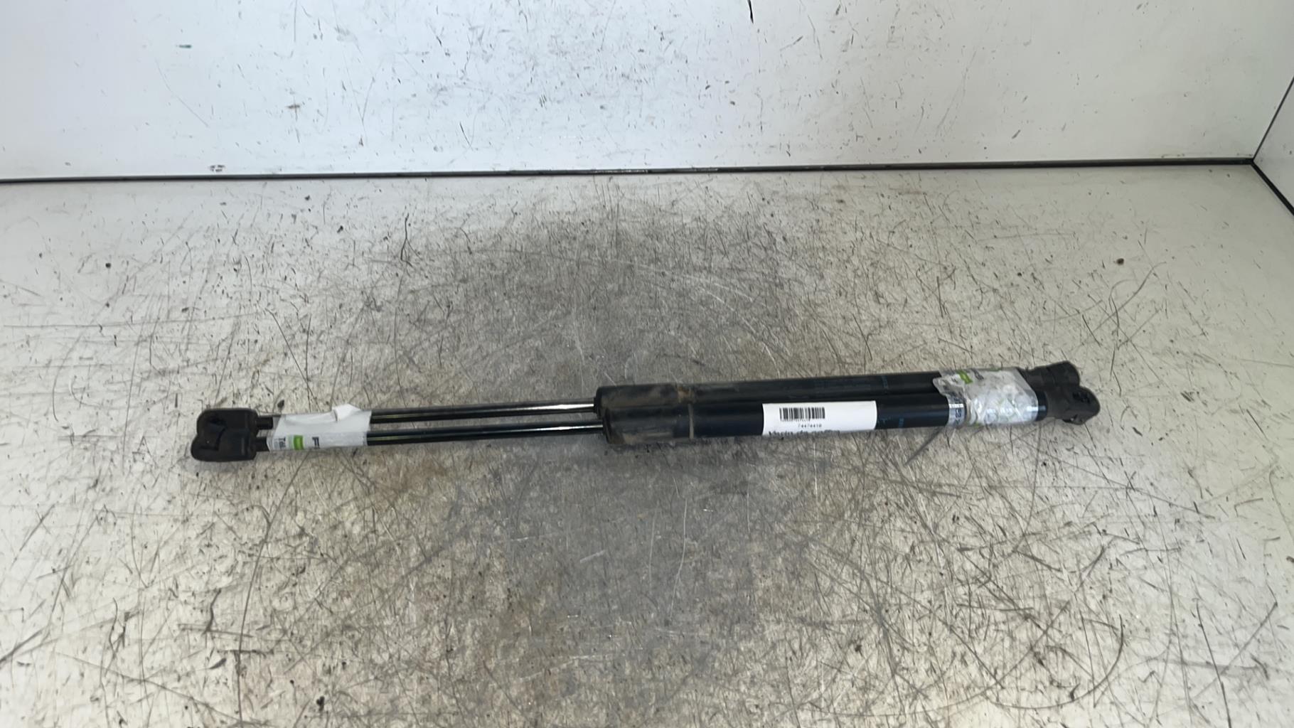 Verin de coffre RENAULT CLIO 3 PHASE 2 BREAK Diesel - 1