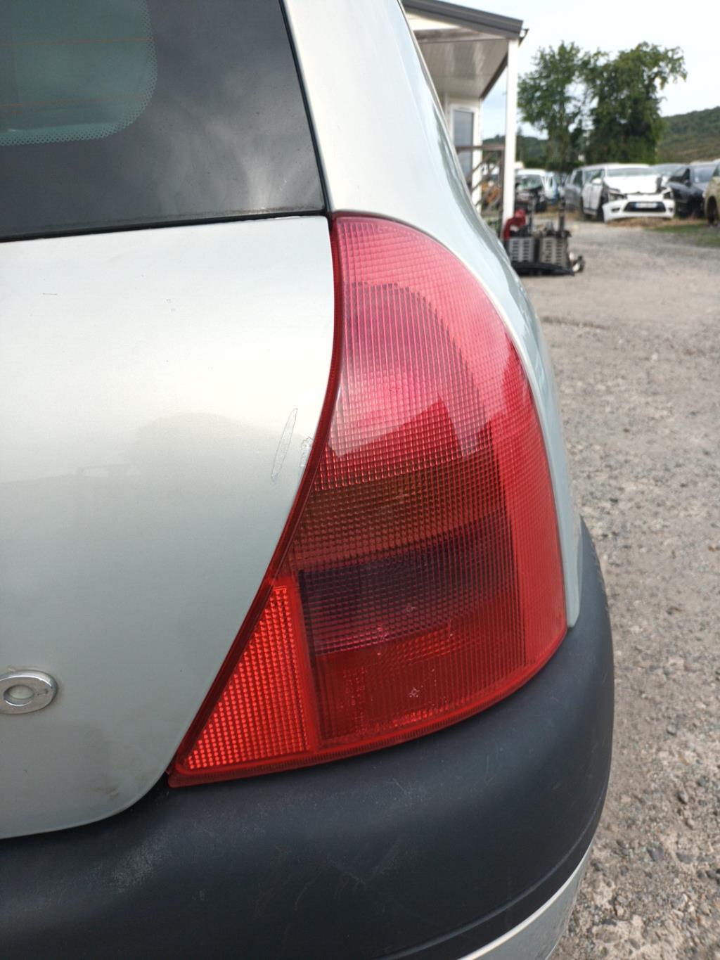 Feu arriere principal droit (feux) RENAULT CLIO 2 PHASE 1 Essence - 1