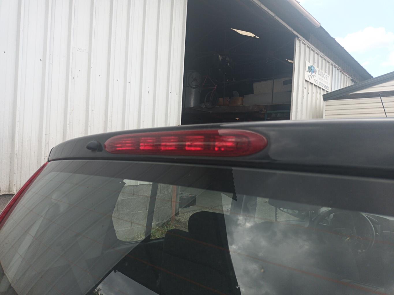 Feu arriere stop central DAIHATSU CUORE 3 Essence - 1