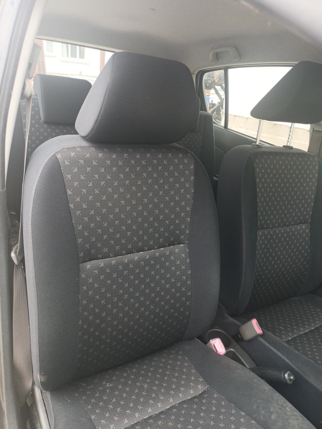 Siege avant droit DAIHATSU CUORE 3 Essence - 1