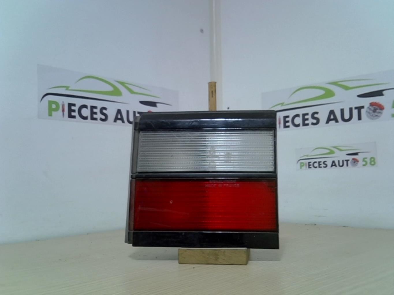 Feu arriere secondaire droit (feux) VOLKSWAGEN PASSAT 3 PHASE 1 BREAK  - 1