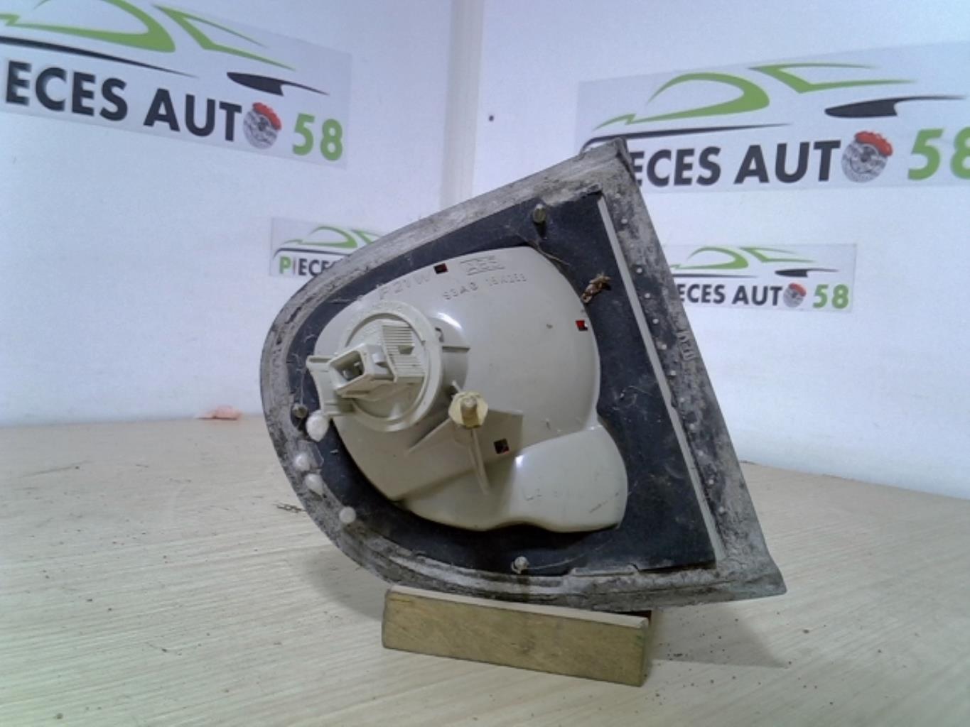Feu arriere secondaire gauche (feux) FORD ESCORT 6  - 1