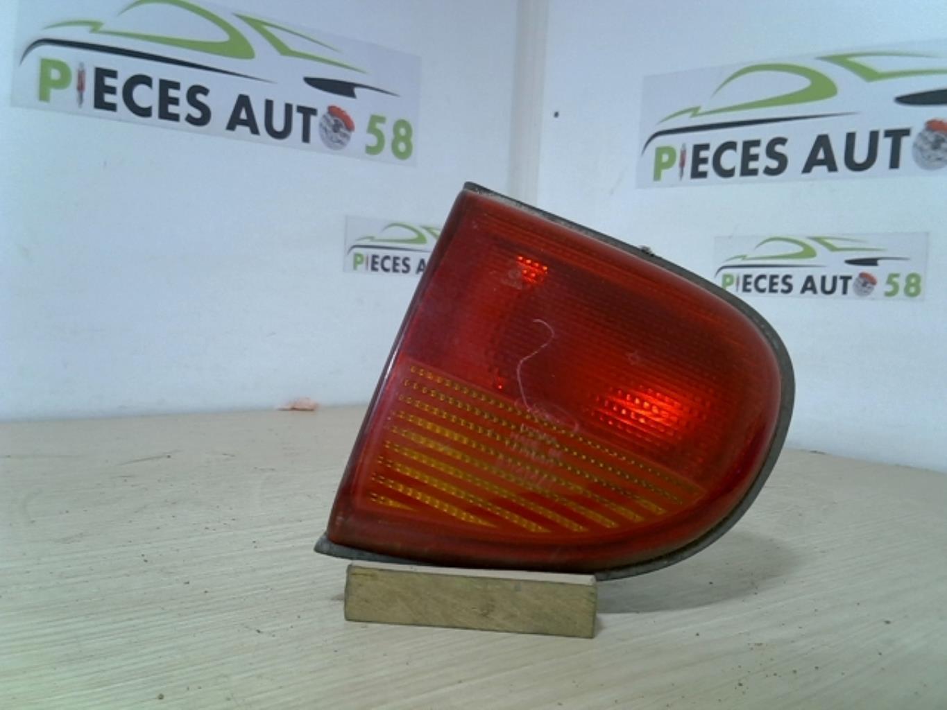 Feu arriere secondaire gauche (feux) FORD ESCORT 6  - 1