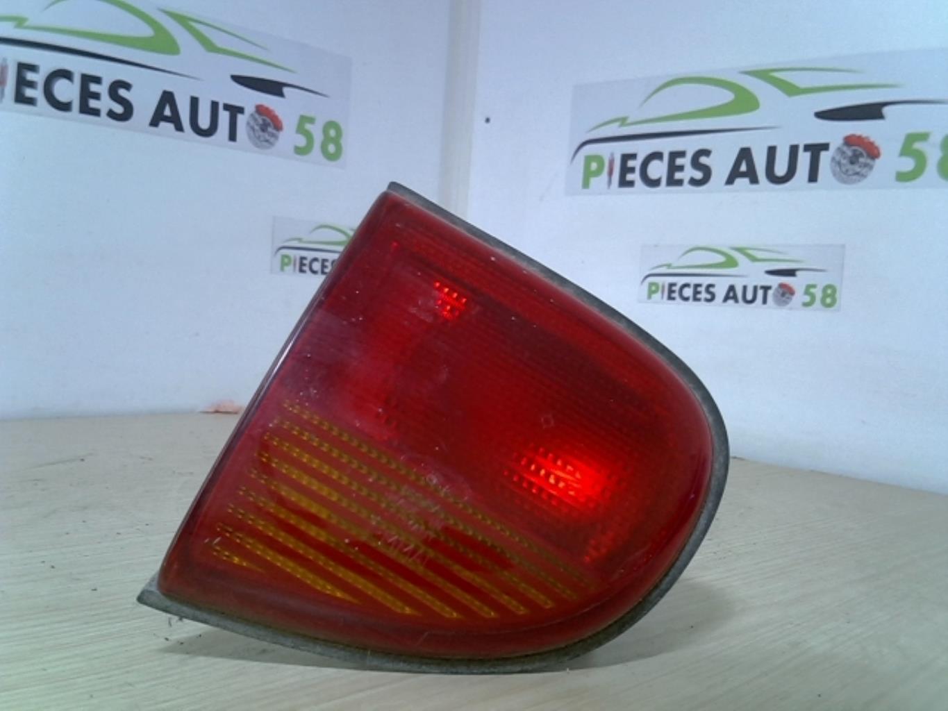 Feu arriere secondaire gauche (feux) FORD ESCORT 6  - 1