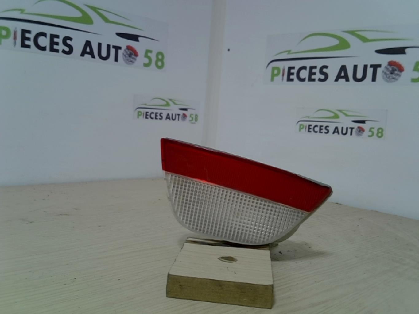 Feu de recul droit FORD FOCUS 2 PHASE 1 Diesel - 1