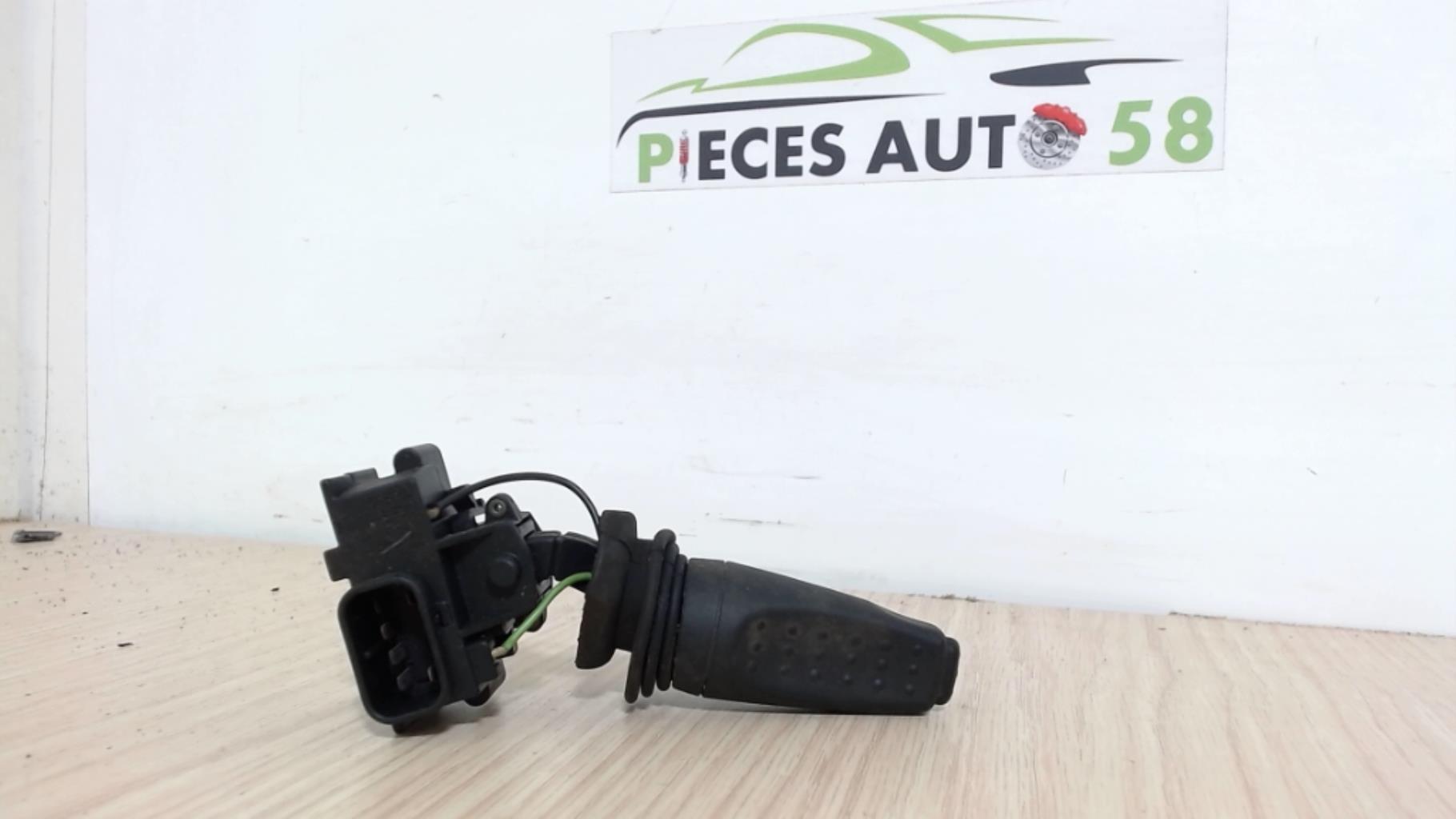 Commande autoradio FORD 1.8D 90 8V TURBO Diesel - 1