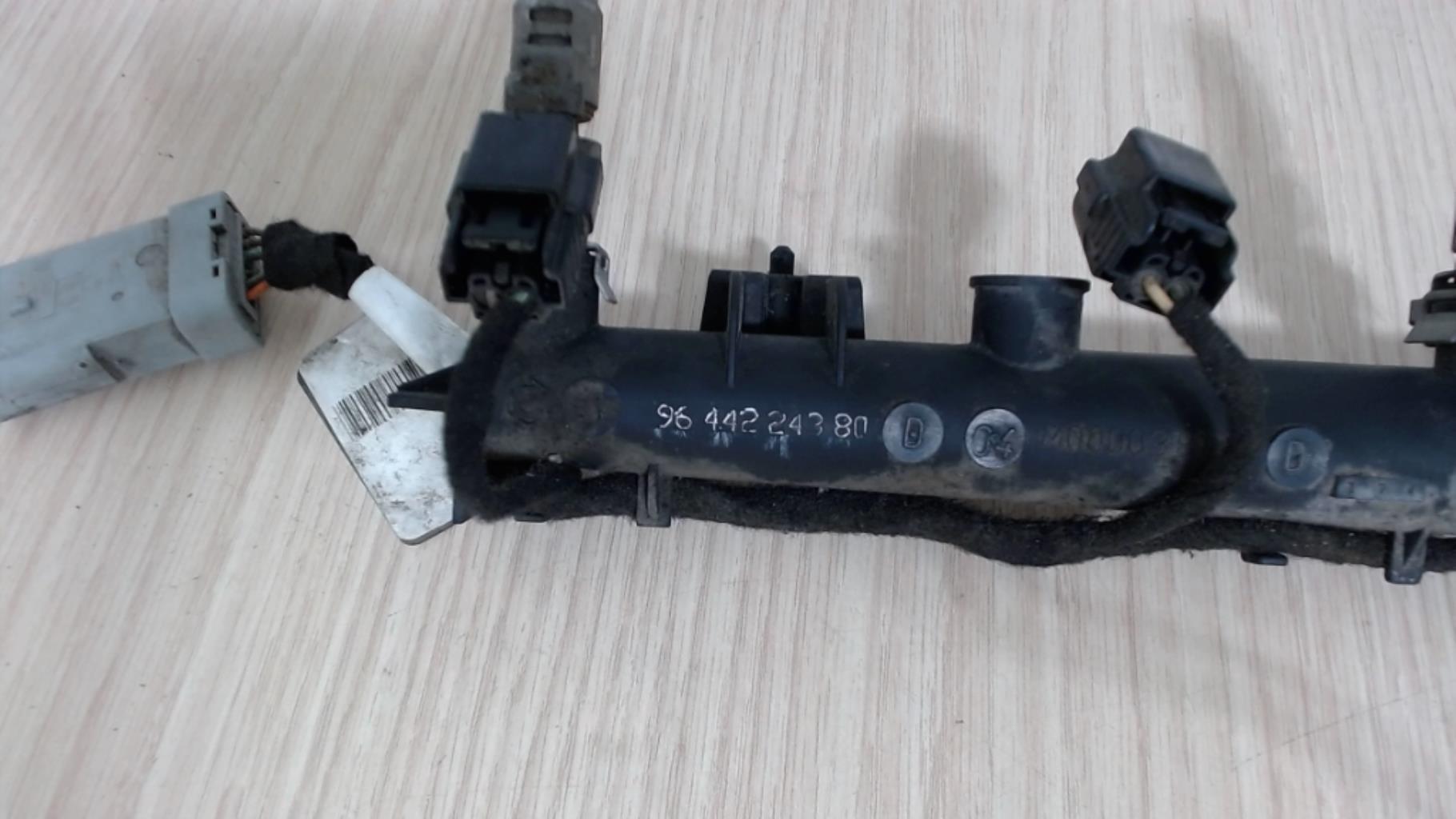 Rampe injection PEUGEOT 306  - 1