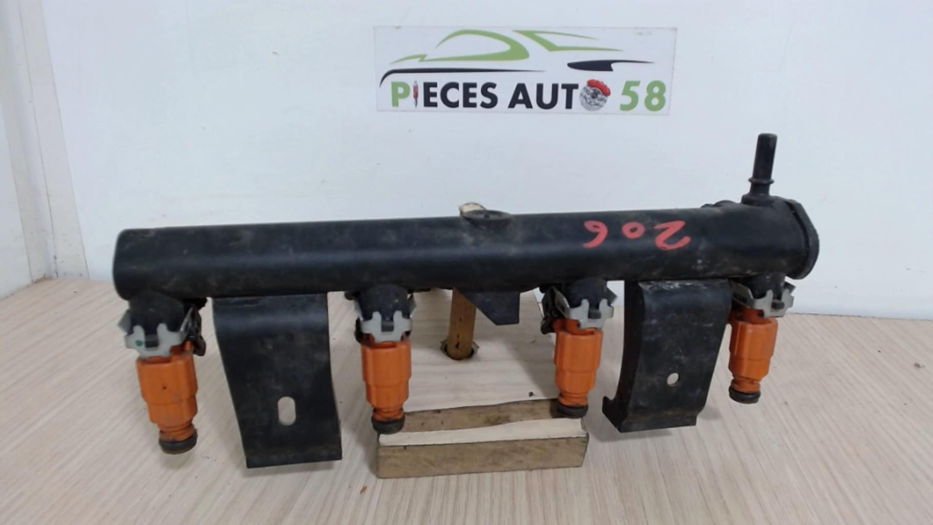 Rampe injection PEUGEOT 206  - 1