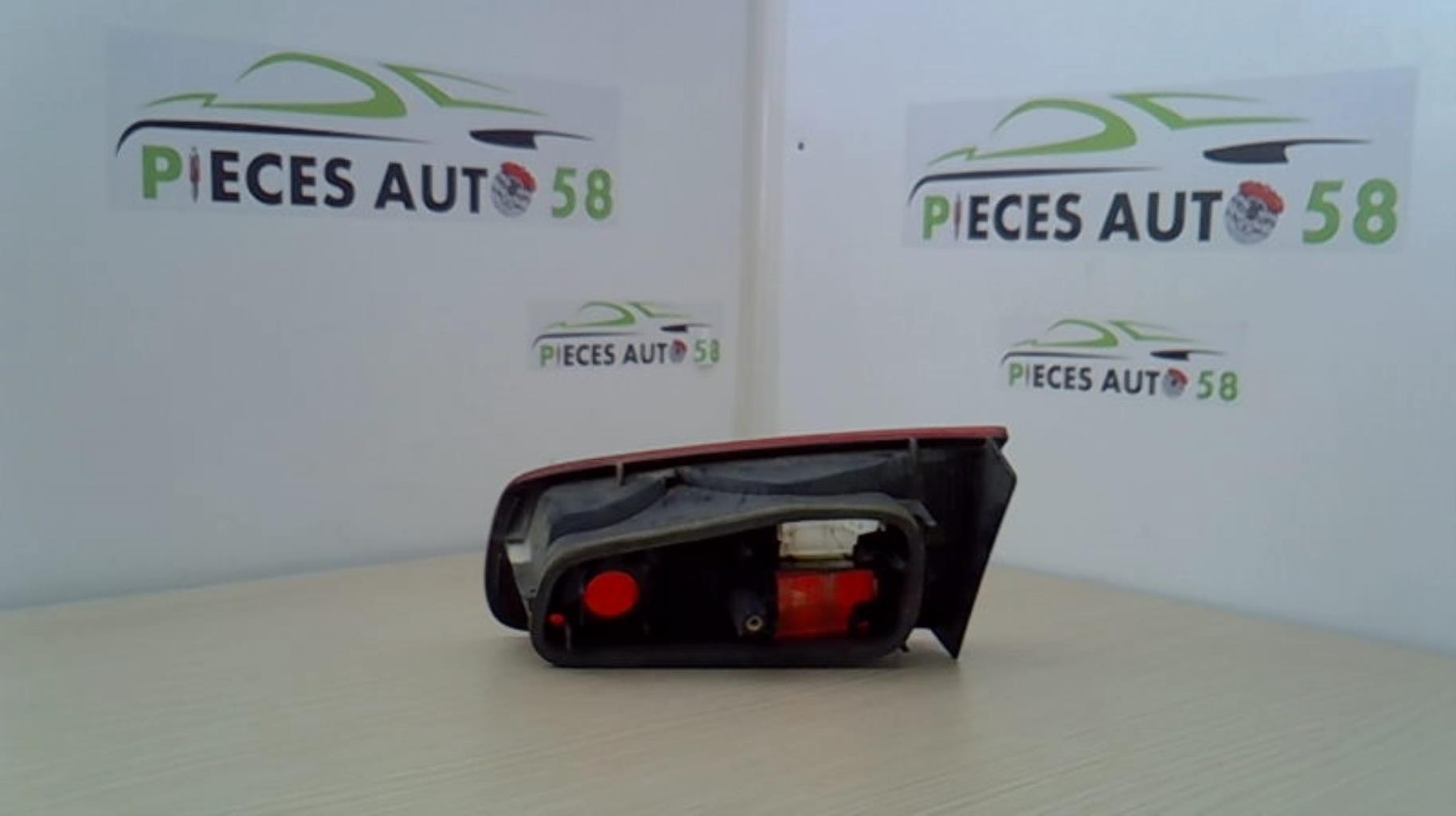 Feu arriere secondaire gauche (feux) RENAULT LAGUNA 2 PHASE 1 Essence - 1