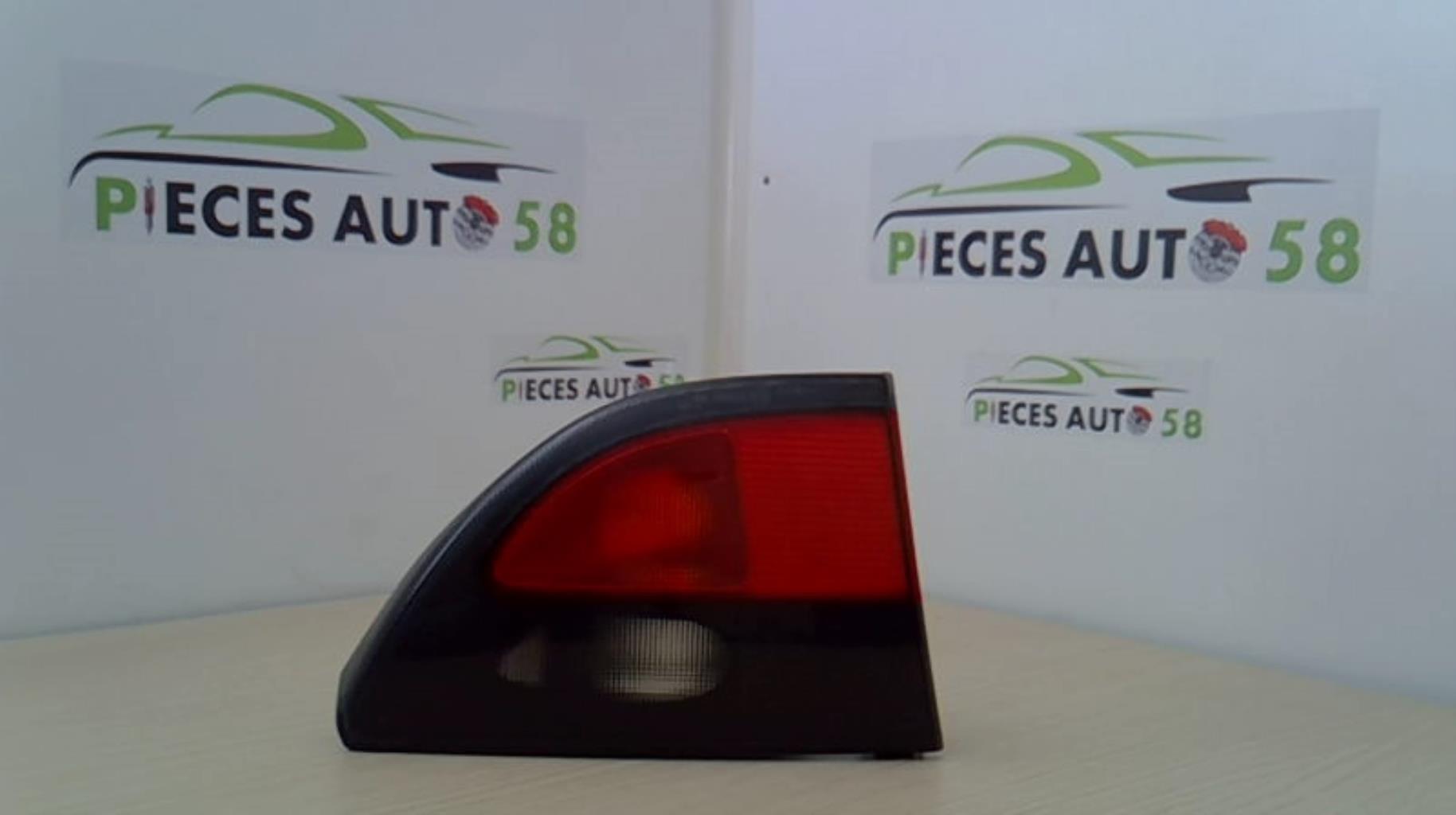 Feu arriere secondaire gauche (feux) RENAULT MEGANE 1 PHASE 1  - 1