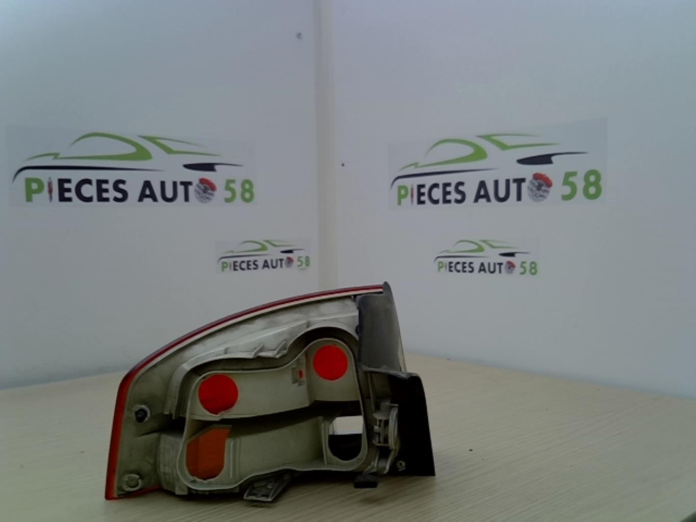 Feu arriere principal droit (feux) AUDI A4 2 PHASE 2 Diesel - 1