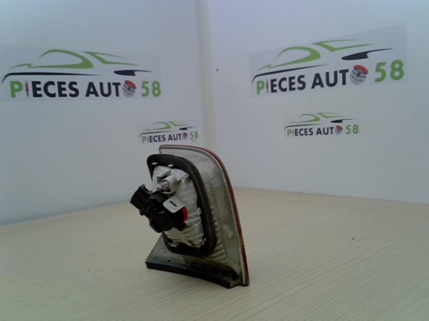 Feu arriere secondaire gauche (feux) AUDI A4 2 PHASE 2 Diesel - 1